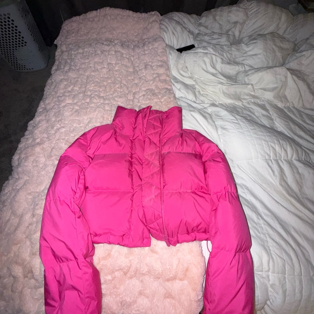Sonic Pink Hot Pink Lululemon cropped puffer jacket